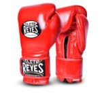 Boxningshandskar från Cleto Reyes med kardborrelåsning. En handske som är kvalitet rakt igenom